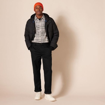 Pánske chino nohavice Amazon Essentials s plochým predným dielom, nemastné, klasický strih (k
