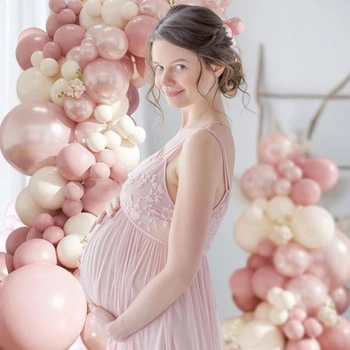 Girlanda z retro růžových a béžových balónků, 111 kusů, perleťově růžové a zaprášeně růžové balónky