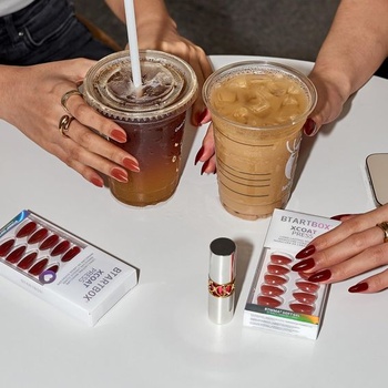 BTArtbox Press On Nails, Spill Tea, krátke mandle, hniloba, 32 ks