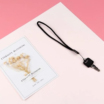 Popruh na zavesenie digitálneho produktu z borovicového lana, telefónu, U disku