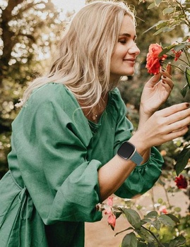 TOYOUTHS Kvetinový gravírovaný náramok kompatibilný s Fitbit Versa 4/Versa 3/Sense 2/Sense náramok,