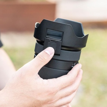 Sluneční clona JJC Bayonet ALC-SH182 pro objektiv Sony FE 28–70 mm F2 GM (SEL2870GM) – Nahrazuje