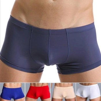 Ultratenké, prodyšné pánské boxerky, jednobarevné, vyrobené z lehkého a pružného materiálu,