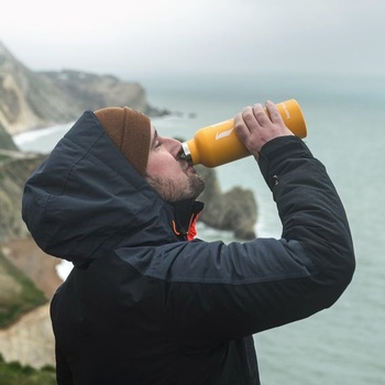 Izolovaná fľaša na vodu Sparrow so slamkou, kovová fľaša na vodu, jablkovo zelená, 750 mililitrov