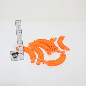 8 zakrivených dielikov dráhy kompatibilných s autíčkami Hot Wheels, ABS spojky pre závodnú dráhu,