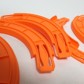 8 zakrivených dielikov dráhy kompatibilných s autíčkami Hot Wheels, ABS spojky pre závodnú dráhu,