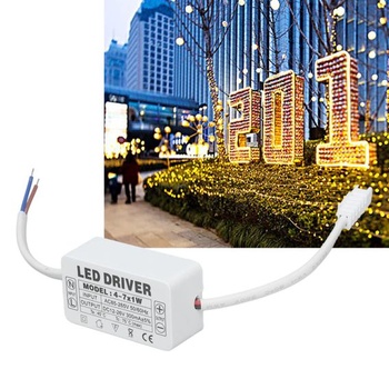 LED driver 4-7x1W, konštantný prúd 300mA, vstup AC85-265V, výstup DC12-26V, malé rozmery, dobrý