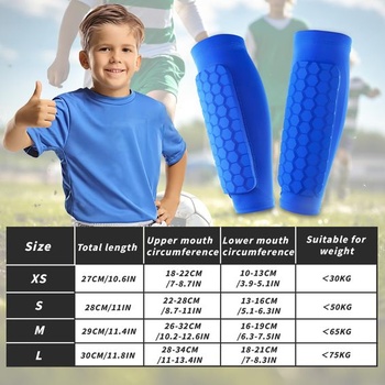 1 pár detských futbalových chráničov holení, priedušné a nárazuvzdorné chrániče holení pre chlapcov a