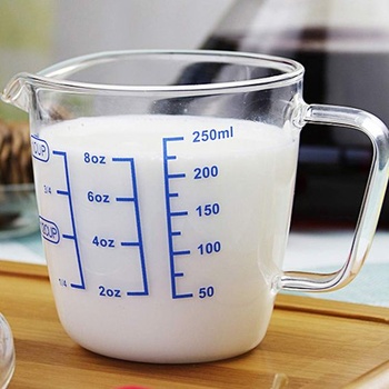 Sklenená odmerka 250 ml s viečkom (250 ml) 250 ml