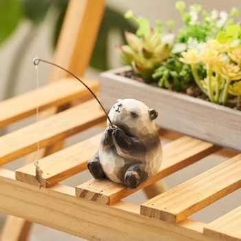 Kreatívna dekoratívna figúrka s rybárskou tematikou: mačka, žaba alebo panda (4x4x5 cm) vyrobená z