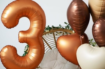 Oranžový narodeninový balónik číslo 4, veľký oranžový balónik s číslom 4, oranžová 4