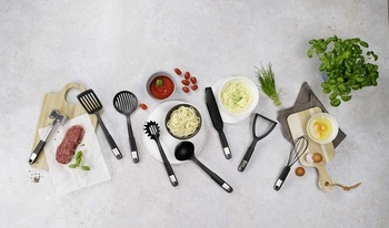 Fackelmann Lasagne servírovací tanier 28 cm SENSE, servírovací tanier na pizzu s plastovou funkčnou