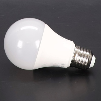 Žiarovka Philips Hue Essential Smart LED A60, biela a farebná, pätica E27, 8 W, 2200 K – 6500 K, 806