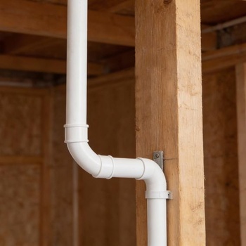 PVC ohyby rúrok M20 a M25, 90 stupňov - 20 kusov spojovacích rúrok M20 a 2 kusy M25 z PVC pre