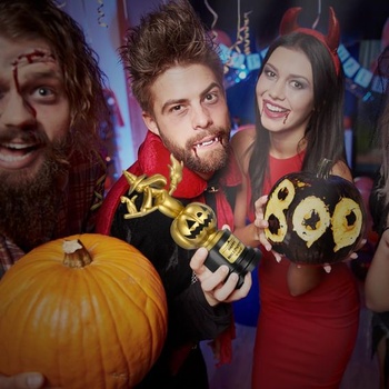 Zlatá halloweenska trofej NUOBESTY, cena Čarodejnica s tekvicou za kostýmový večierok