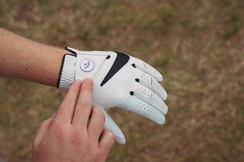 Pánske golfové rukavice Callaway Syntech 2025 pre ľavákov, veľkosť M/L