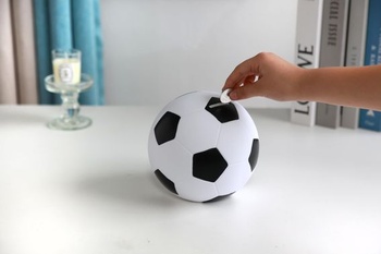 I-TOTAL® - Zábavná dekoratívna pokladnička/priehradka na mince z robustného plastu (Futbalová lopta)