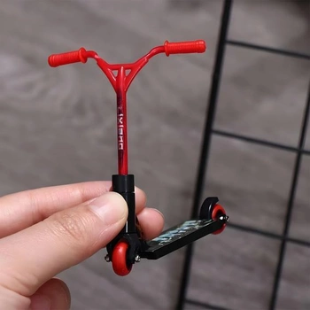 Sada prstových skateboardov, miniatúrna sada na tréning trikov so skateboardom a kolobežkou,