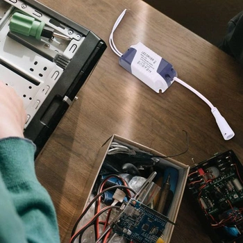 4x transformátor konštantného prúdu 4-7W LED driver napájací zdroj DC12-24V odolný