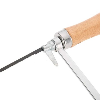 Nastavitelná bederní pila ve tvaru U s 5 vyměnitelnými pilovými listy, ergonomická dřevěná rukojeť