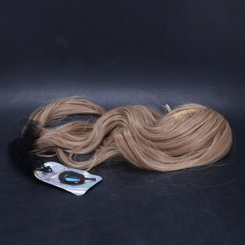 FESHFEN Cop so šnúrkou, prírodný vlnitý vrstvený príčesok, syntetický blond a popolavo blond zmiešaný