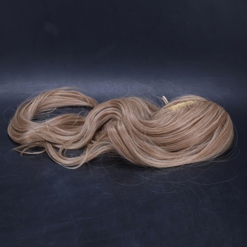 FESHFEN Cop so šnúrkou, prírodný vlnitý vrstvený príčesok, syntetický blond a popolavo blond zmiešaný