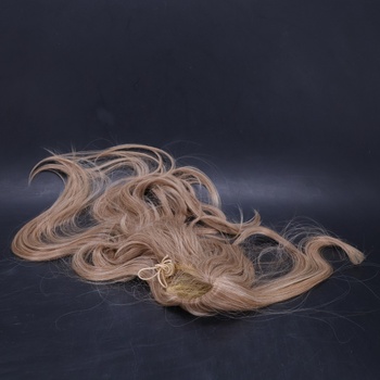 FESHFEN Cop so šnúrkou, prírodný vlnitý vrstvený príčesok, syntetický blond a popolavo blond zmiešaný