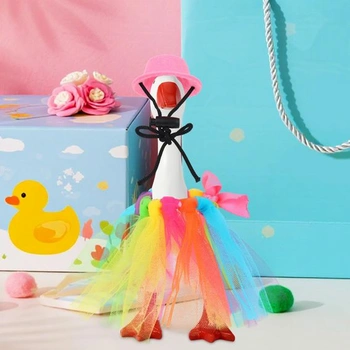 Oblečení Desk Goose, včetně vícebarevné sukně a růžové mini čepice pro roztomilé oblečení Desk