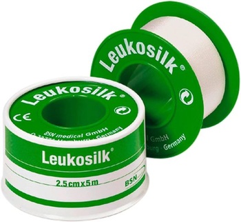 Lepiaca páska Leukosilk v rolke 2,5 cm x 5 m, 1 kus, na zabezpečenie obväzov na rany, ľahko sa trhá,