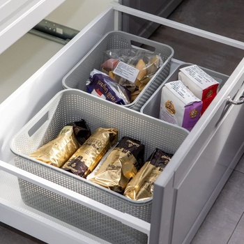 BranQ - Univerzálny multifunkčný košík Home Essential v ratanovom dizajne, veľkosť M 10 l, plast