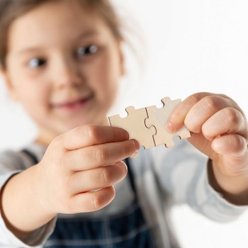 Toddmomy 100 dielikov prázdne drevené puzzle, nedokončené prázdne dieliky puzzle, puzzle pre domácich majstrov,
