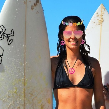 Sada hippie kostýmov, hippie doplnky, hippie čelenka, doplnky na prezliekanie, hippie párty potreby,
