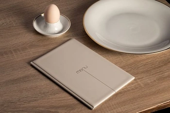 DAG Style Risto A4 Menu | 4+2 obálky | Písková barva, netoxické PVC, 31,3 x 22,6 x 0,7 cm Písková A4