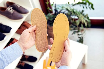 Súprava 6 párov vložiek do topánok Kaps Leather Cork, vyrobené z vysoko kvalitnej prírodnej kože a korku,