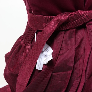 Dámske midi šaty TrendiMax Dirndl - elegantné zamatové šaty, tradičné šaty na Oktoberfest s