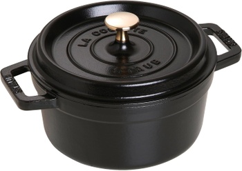 Hrniec značky Staub, čierny