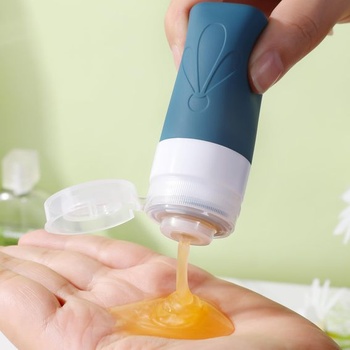 INSFIT 5dílná sada silikonových cestovních lahví, schválené FDA o objemu 60 ml, cestovní velikost,