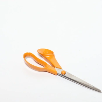 Univerzálne remeselné a látkové nožnice Fiskars Classic, pre pravákov, celková dĺžka: 21 cm, vylepšený