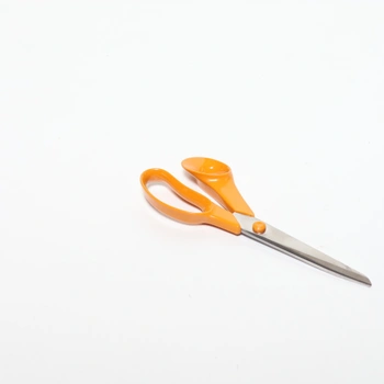 Univerzálne remeselné a látkové nožnice Fiskars Classic, pre pravákov, celková dĺžka: 21 cm, vylepšený