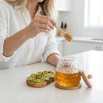Skleněná nádoba na med s lžičkou, víkem, míchadlem na med a táckem, 550 ml. Průhledná nádoba na med