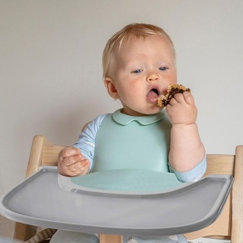 Dětská jídelní židlička vhodná pro židličky Stokke Tripp Trapp s hladkým povrchem a vysokou savostí