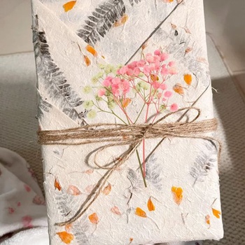 100 sušených bielych ružových kvetiniek Baby's Breath na tvorenie