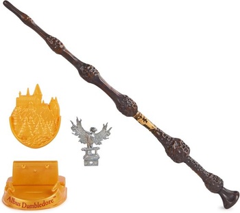 Kúzelnícky svet Harry Potter - Autentická palička Albusa Dumbledora vyrobená z plastu so stojanom z
