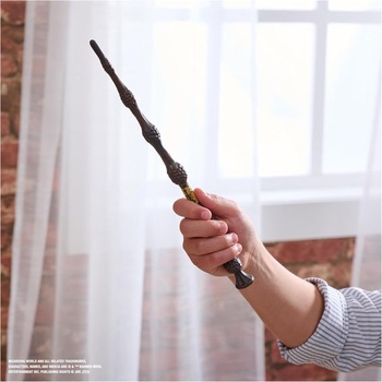 Kúzelnícky svet Harry Potter - Autentická palička Albusa Dumbledora vyrobená z plastu so stojanom z