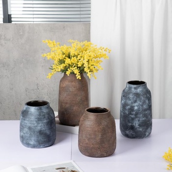 Dekoratívna keramická kvetinová váza, okrúhla stolová váza v antickom shabby chic vzhľade, váza na