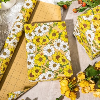 Darčekový baliaci papier Wikadlik Floral Kraft, 43 cm x 10 m, Roztomilý darčekový baliaci papier so žltými