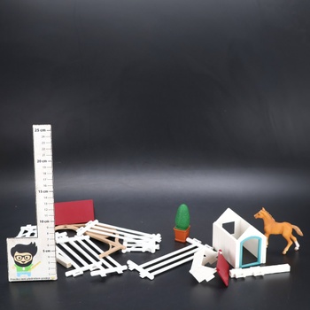 Koně ve stáji Schleich 42458