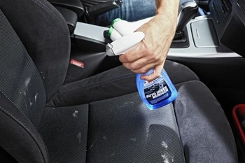 SONAX XTREME Čistič interiérů automobilů a neutralizátor zápachu (500 ml) na látky, čalounění,