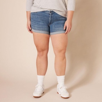 Dámske džínsové kraťasy Amazon Essentials slim-fit so stredným pásom a vnútorným švom 10,2 cm,