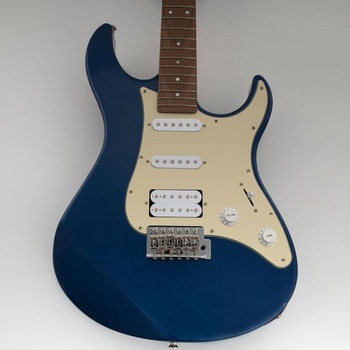 Pickguard Musically Pre 11 otvorov pre elektrickú gitaru Yamaha PAC012 HSS, 3vrstvový krémový